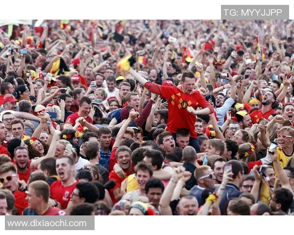 足球明星化身路人搞笑互动视频引发热议球迷反应超乎想象