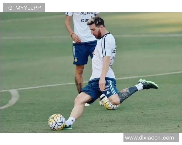 足球明星同款同框图揭秘明星球员的时尚搭配与个人风格展现