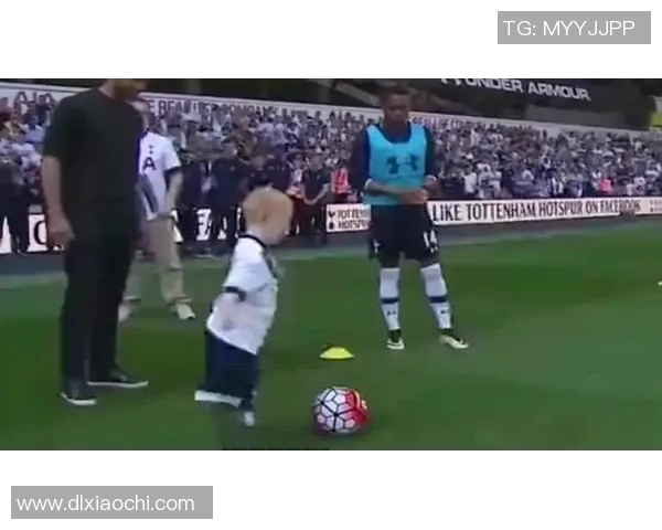 足球明星吸雪茄视频曝光引发热议球场外的奢华生活与健康隐忧