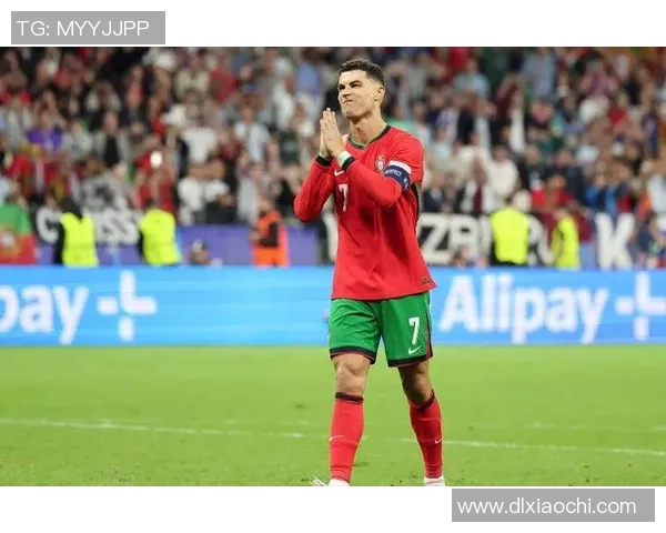 足球明星堕落之路揭秘从绿茵场到法庭的惊人转变与背后的真相