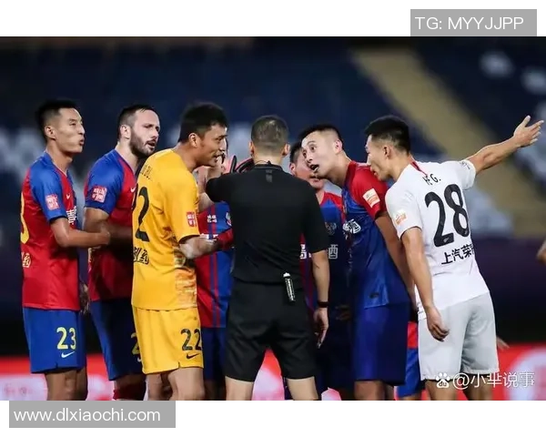 足球明星如何在职业生涯中克服挑战与困难取得成功的秘诀揭秘