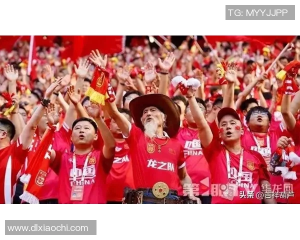 足球明星庆祝胜利泼啤酒视频引发热议网友热情评论不断