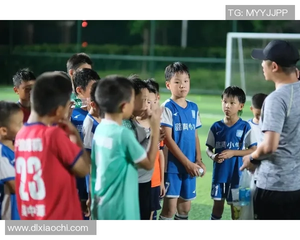 足球明星的日常训练揭秘他们是如何保持巅峰状态的