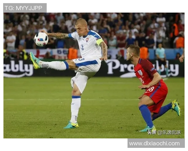 足球明星精彩投球瞬间集锦带你领略球场魅力与技巧的完美结合