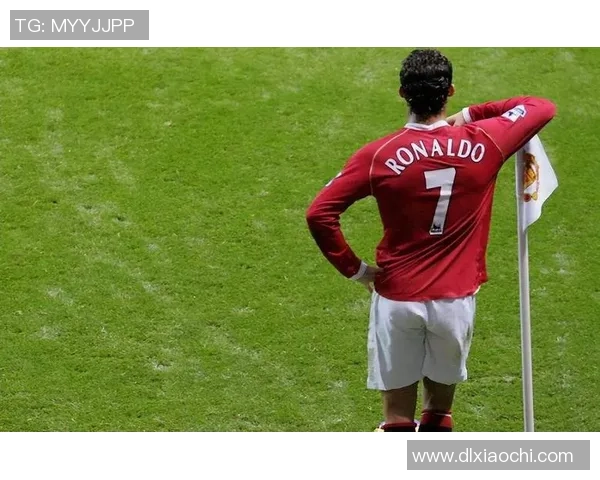 足球明星背影抱球瞬间展现力量与激情的完美结合