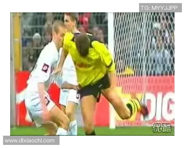 足球明星耍赖瞬间高清图片大汇总让你领略球场背后的趣味与幽默